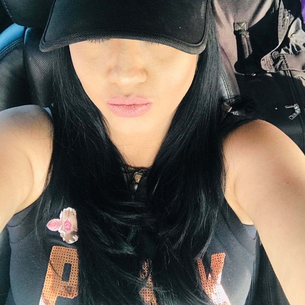 Meet your Posher, Oralia